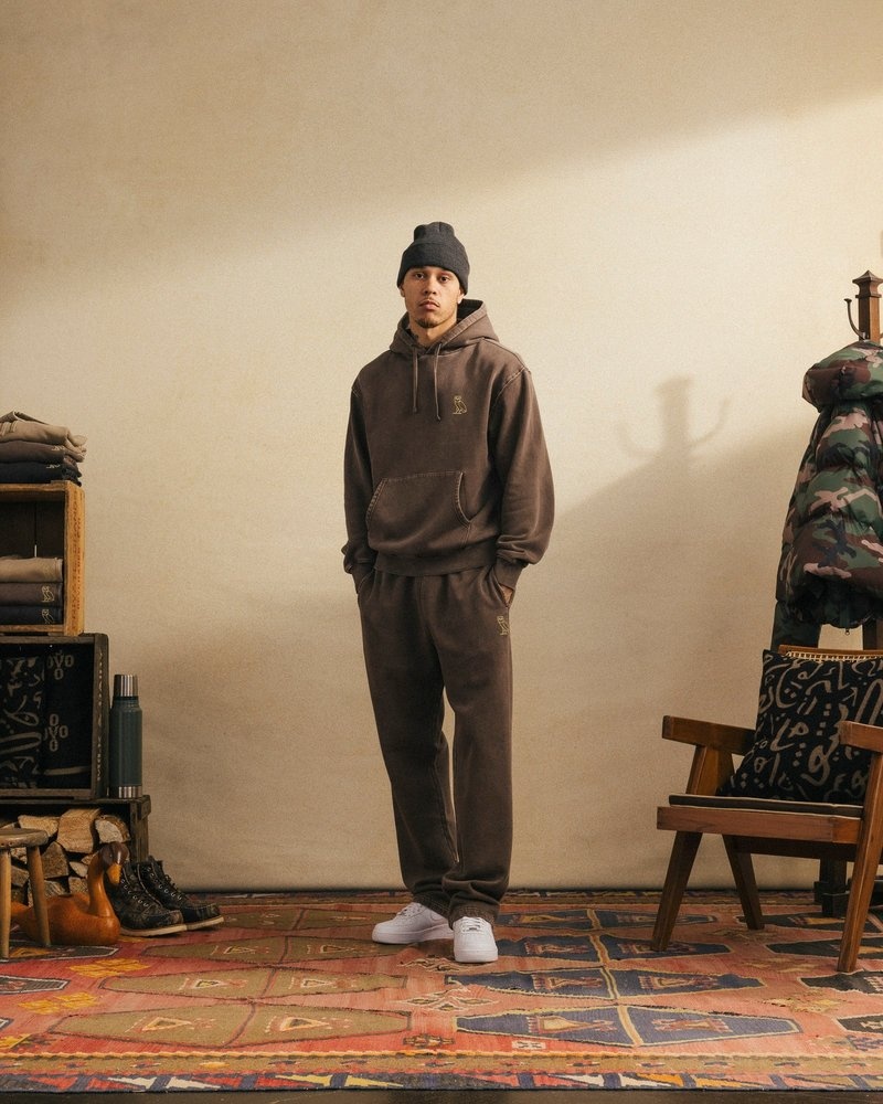 pantalones octobers very own ovo muskoka garment dyed open hem sweatpant marrom
